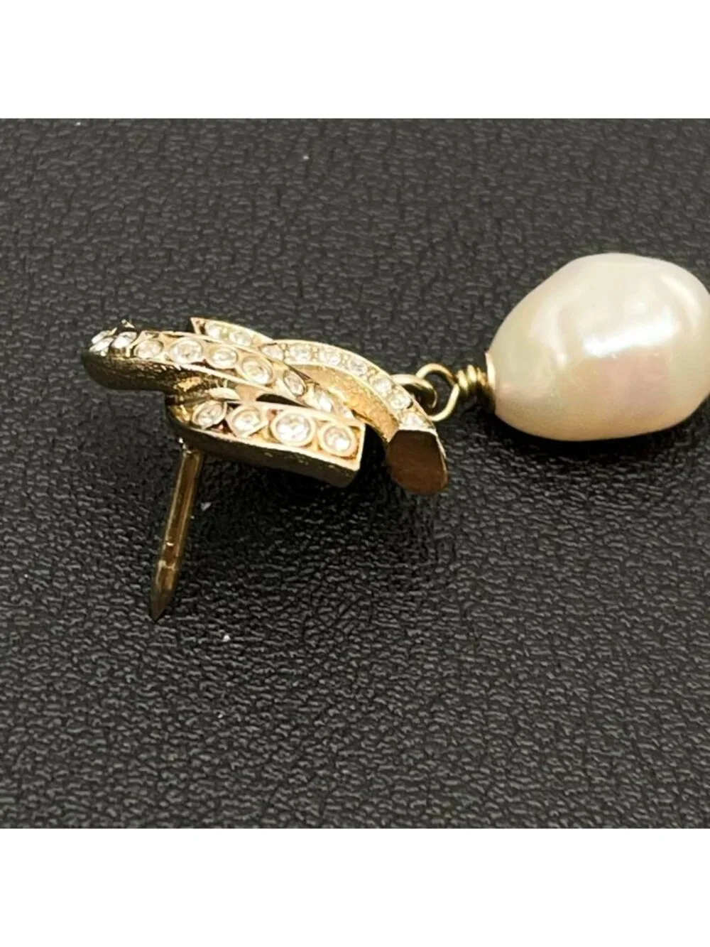 Chanel CC Logo Brooch 11c Rhinestone Gold Pearl